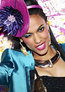 Freema Agyeman
as Larissa Loughlin