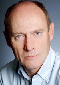 Patrick Malahide
as Lord Glendenning