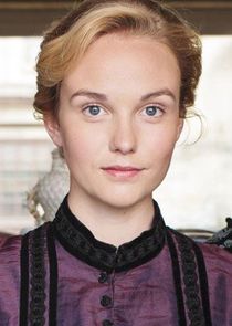 Joanna Vanderham
as Denise Lovett
