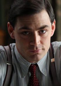 Matthew McNulty
as Dudley
