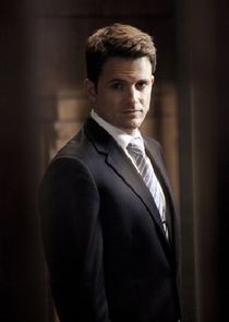 Matt Minto
as Simon Frost