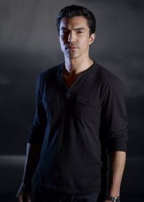 Ian Anthony Dale
as Simon Lee