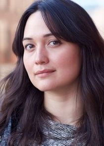 Lily Gladstone
as Cam Bentland