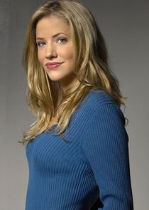 Julie Gonzalo
as Parker Lee
