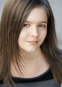 Izabela Vidovic
as Matty Ross