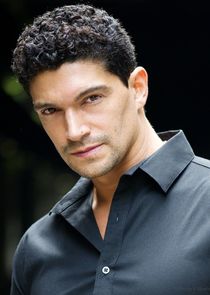 Mido Hamada
as Daniel Maloof