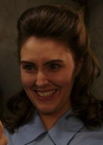 Lauren Adams
as Gretchen Chalker