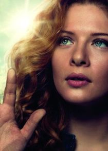 Rachelle Lefevre
as Julia Shumway