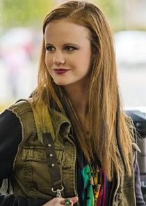 Mackenzie Lintz
as Norrie Calvert-Hill