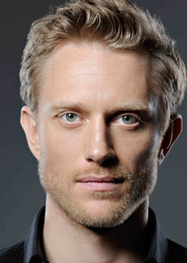 Neil Jackson
as Harry Spargo