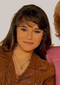 Dah-Ve Chodan
as Tia