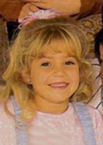 Sarah Martineck
as Maizy