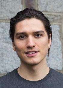 Asivak Koostachin
as Awan Bitsui