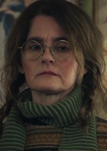 Shirley Henderson
as Claire Marsh