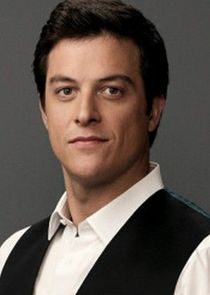 James Mackay
as Steven Carrington
