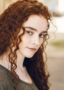 Eilidh Fisher
as Evie Galloway