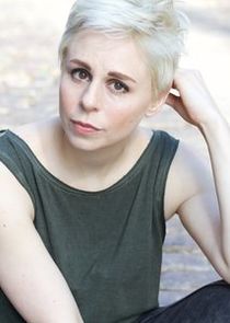 Sarah Mack
as Ramona Davies