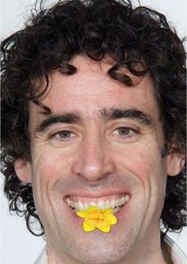 Stephen Mangan
as Dirk Gently