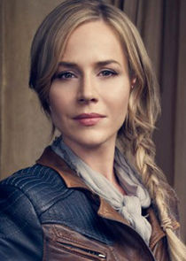 Julie Benz
as Amanda Rosewater