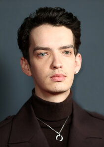 Kodi Smit-McPhee
as Nicholas Ravenscroft