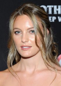 Leila George
as Young Catherine