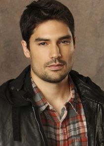 D.J. Cotrona
as Det. John Stone