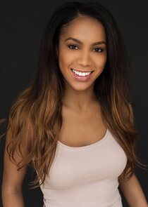 Natalie Malaika
as Lauren Howell
