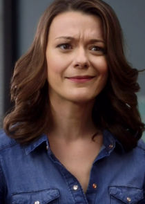 Maribeth Monroe
as Alice Murphy