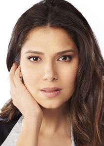 Roselyn Sánchez
as Carmen Luna