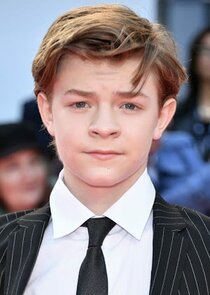 Oakes Fegley
as Max Dessen6