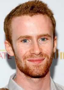 Mark Rendall
as Theo Barker