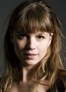 Katja Herbers
as Joyce
