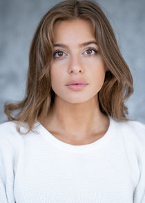 Nadia Parkes
as Young Livia