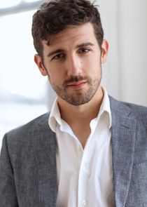 Carter Hudson
as John Curtis