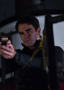 Ben Lawson
as Damian Rennett