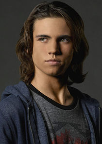 Tanner Buchanan
as Leo Kirkman