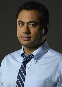 Kal Penn
as Seth Wright