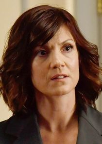 Zoe McLellan
as Kendra Daynes
