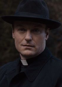 Mark Waschke
as Noah