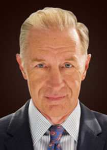 Geoff Pierson
as Thomas Matthews