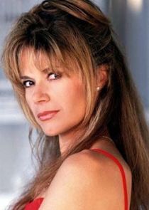 Mary-Margaret Humes
as Gale Leery