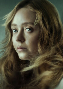 Madeleine Arthur
as Mae Dodd