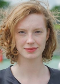 Luise Wolfram
as Hannie Lessing