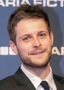 Philip Birnstiel
as Benno Schiller