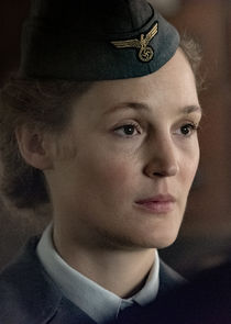 Vicky Krieps
as Simone Strasser