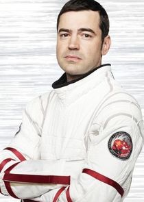 Ron Livingston
as Maddux Donner