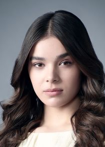 Hailee Steinfeld
as Emily Dickinson