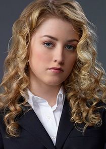 Ella Rae Peck
as Mia Bowers