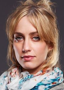 Ruta Gedmintas
as Olivia Flynn