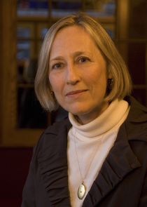 Elizabeth Hay
as Holly De Palma